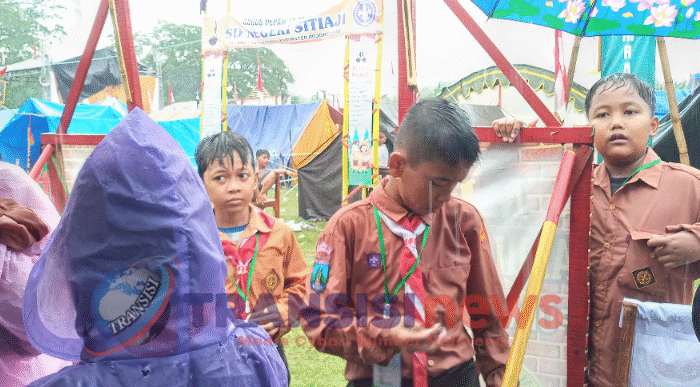 Semangat Pramuka di Jamran XV Sukosewu Tak Surut Walau Hujan