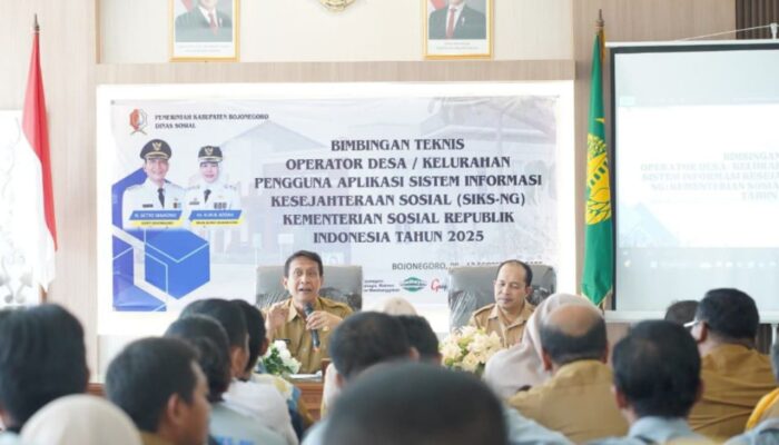 Tingkatkan Kapasitas Operator Desa, Bupati Wahono Hadiri Bimtek SIKS-NG