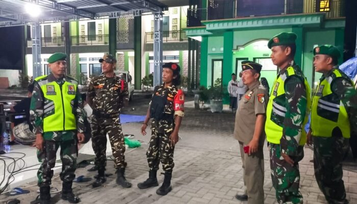 Babinsa Koramil Kepohbaru Bojonegoro dan Banser Patroli Bersama Guna Jaga Kondusivitas Wilayah