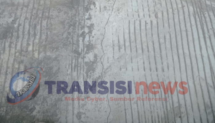 TPK Desa Kara Sampang Tidak Mengutamakan Kualitas, Rabat Beton Sudah Retak
