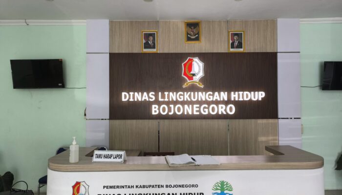 Sigap, DLH Bojonegoro Selidiki Penyebab Fenomena Warna Air Bengawan Solo