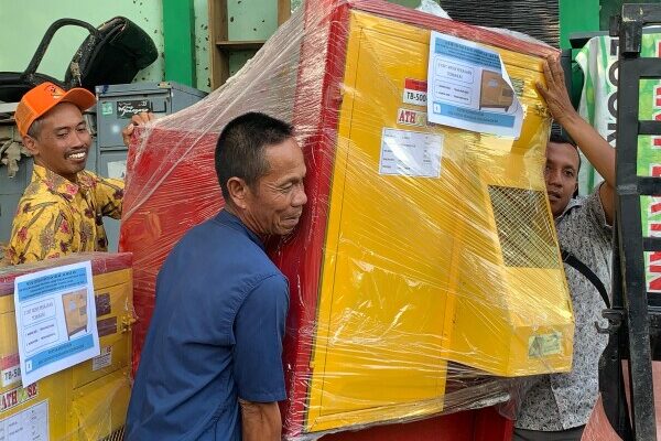 Dukung Petani Tembakau, Pemkab Bojonegoro Hibahkan Mesin Rajang