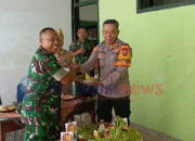 HUT ke-80 TNI: Kapolsek dan Camat Balen Berikan Kejutan Istimewa kepada Koramil 0813-03/Balen
