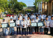 Kemenag Bojonegoro Beri Penghargaan kepada Siswa Berprestasi OMI Provinsi
