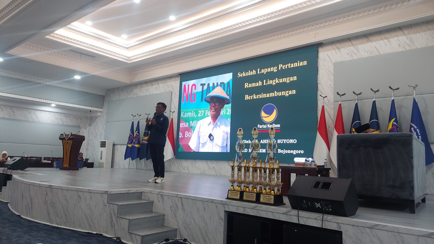 54a16ccc818a4cfd82ec156413f65d73 copy 1664x936