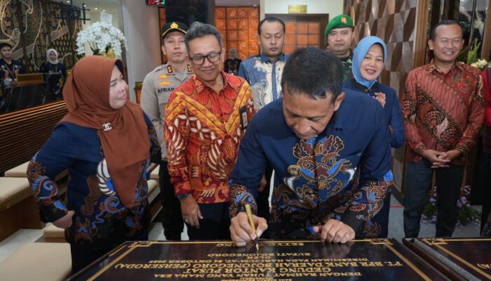 Bupati Wahono, Resmikan Gedung Baru Bank BPR Bojonegoro