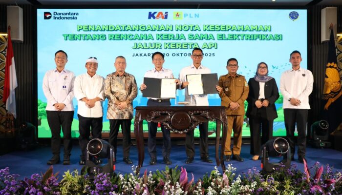 Rayakan Hari Sumpah Pemuda Jadi Kolaborasi PLN dan KAI Wujudkan Elektrifikasi Jalur Kereta Indonesia