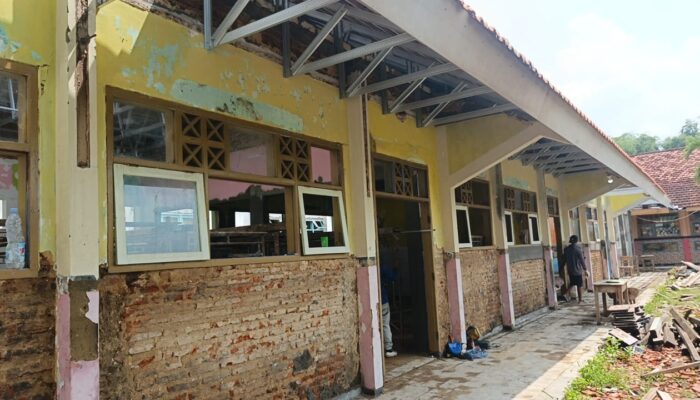 Proyek Renovasi SDN Karang Gayam 1: Anggaran DAU 2025, Diduga Tidak Sesuai RAB