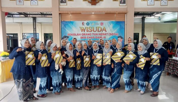 Wisuda Sekolah Orang Tua Hebat Desa Sugihwaras: Mencetak Generasi Berkualitas