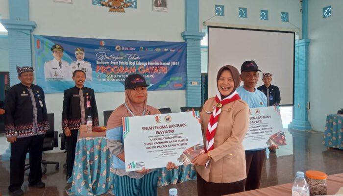 Gayatri Bojonegoro: Pemkab Gelar Bimtek Budidaya Ayam Petelur untuk KPM di Kedungadem