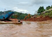 Fasilitas Tambang Ilegal Alat Berat dan Dump  Truck, Di Muat Dikapal LCT Everest XL. Dari Pelabuhan Bitung Tujuan Pulau Sangihe.