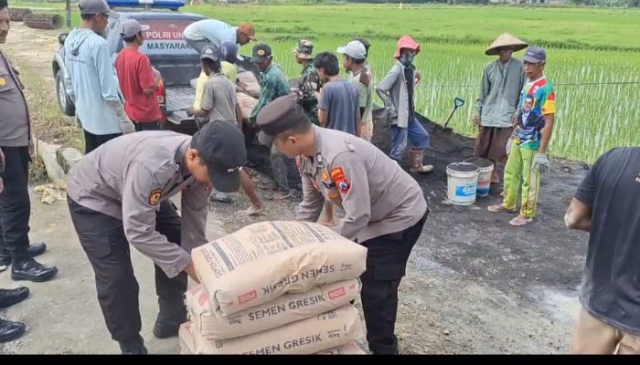 Gotong Royong Warga Jeruk Porot Sampang: Bangun Jalan Poros Kabupaten, Penghubung Antar Tiga Kecamatan
