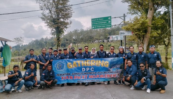 Jaga Soliditas, DPC PJI Bojonegoro Gelar Gathering dan Rapat Akhir Tahun di Pacet
