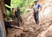 Sinergi TNI dan Warga Minimalkan Dampak Bencana Longsor di Trenggalek