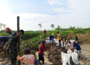 Tanggul Prijetan Jebol, Aksi Cepat Babinsa dan Warga Selamatkan Puluhan Hektar Sawah di Kedungpring