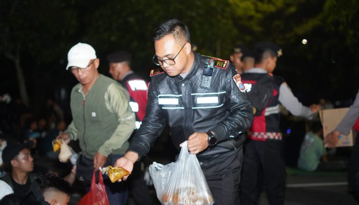 Cegah Gesekan, Polres Kediri Fasilitasi Nobar di SLG bagi Bobotoh yang Terlanjur Datang