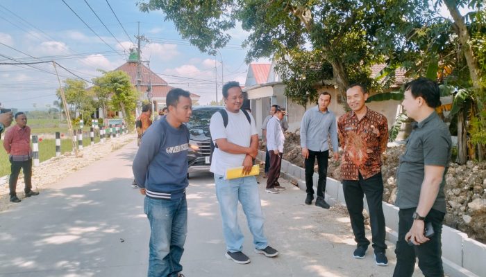 Sidak Proyek Drainase Rp1,3 Miliar di Trucuk Bojonegoro, Komisi D DPRD Temukan U-Ditch Tak Berstempel SNI