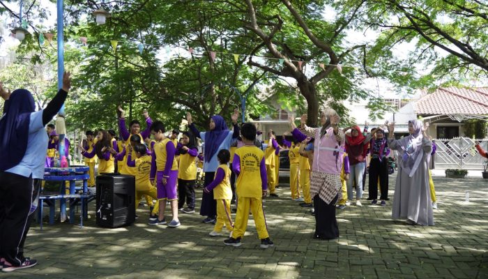 PLN Icon Plus Jatim Salurkan Internet Gratis dan Perlengkapan Sekolah untuk Dukung Pembelajaran Inklusif