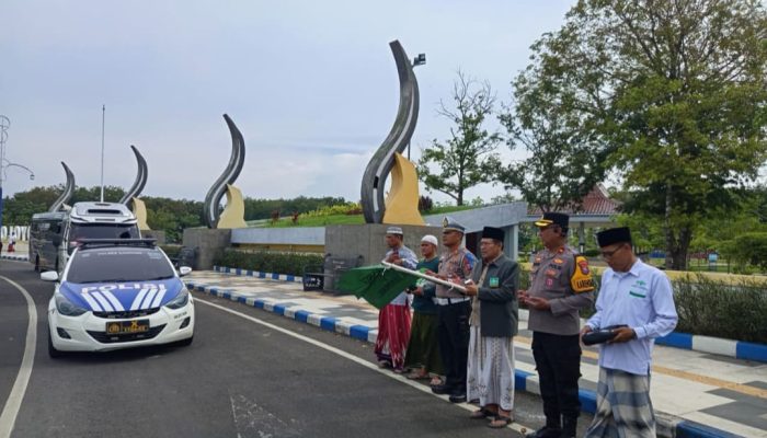 Ketua PCNU Sampang Lepas 1.031 Jemaah ke Mujahadah Kubro Malang: Mengetuk Pintu Langit demi NKRI