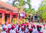 Perkuat Karakter Siswa, TNI Pimpin Upacara Bendera di SDN Gayam Trenggalek