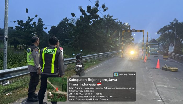 Polisi Lakukan Patroli, Cegah Terjadinya Pungli di Jembatan TBB Bojonegoro