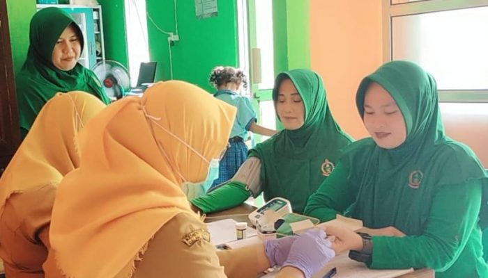 Cek Kesehatan Gratis Digelar Persit Koramil Kepohbaru Guna Peringati HUT ke-80