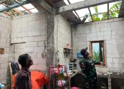 Hujan Angin Terjang Pule Trenggalek, Atap Rumah Warga Desa Sukokidul Terbang