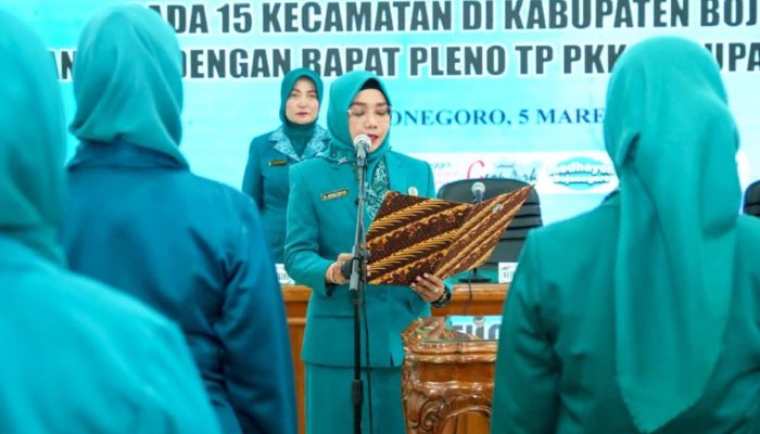 Lantik Pengurus PKK 15 Kecamatan, Cantika Wahono Tekankan Fokus Penurunan Stunting