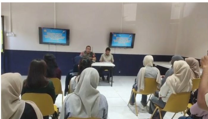 Permudah Layanan Publik, Polres Bojonegoro Kenalkan Aplikasi Digital di Unigoro