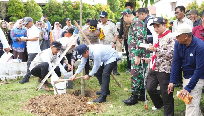 Menteri LH Hanif Faisol Bakar Semangat Warga, Bojonegoro Targetkan Rebut Kembali Adipura
