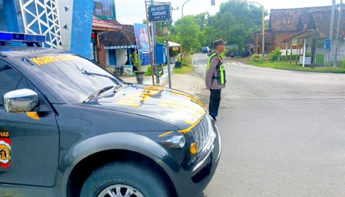 Hadirkan Rasa Aman di Hari Libur, Polsek Gondang Intensifkan Program ‘Sapa Pagi’