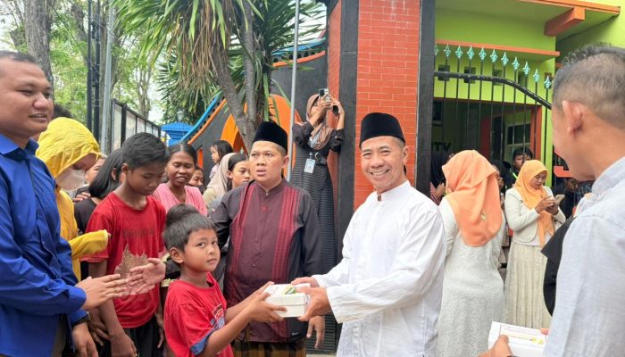 SMPN 2 Bojonegoro Salurkan 1.246 Nasi Kotak, Tanamkan Empati Siswa Melalui Sedekah Ramadan