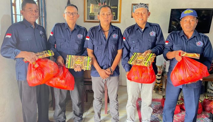 Jaga Solidaritas, PJI Bojonegoro Bagikan Parcel Lebaran sebagai Simbol Kebersamaan Anggota