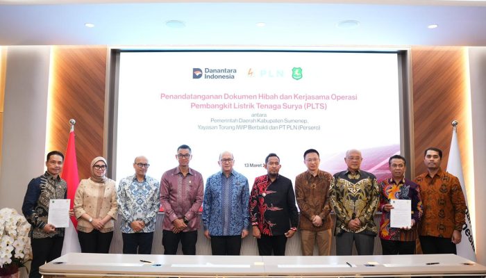 Momentum Hari Suci Nyepi, Danantara Indonesia dan PLN Hadirkan Listrik Bersih lewat Hibah PLTS Sumenep bagi 2.000 KK