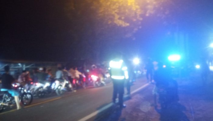 Tradisi Daul di Blega Bangkalan Berujung Keresahan, Polisi Turun Tangan Bubarkan Massa