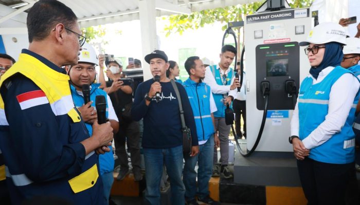 Puncak Arus Mudik Idul Fitri, Kementerian ESDM dan PLN Cek Operasional SPKLU dalam Melayani Pemudik EV