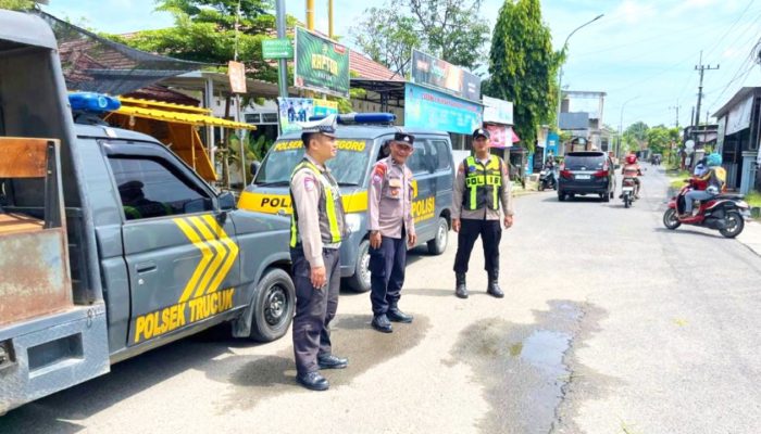 Pertebal Keamanan Perbatasan, Polsek Trucuk dan Bojonegoro Kota Gelar Patroli Bersinggungan