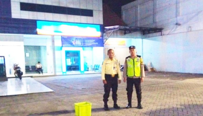 Strategi AKP Zakaria Jaga Kondusivitas Sumberrejo Melalui Patroli Malam Rutin