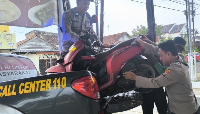 Respons Cepat, Polsek Sumberrejo Evakuasi Laka Tunggal di Jalur Sumuragung