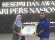 Sinar Terang Perempuan Tangguh: Sri Wahyuni Raih Penghargaan Angling Dharma PWI Award 2026