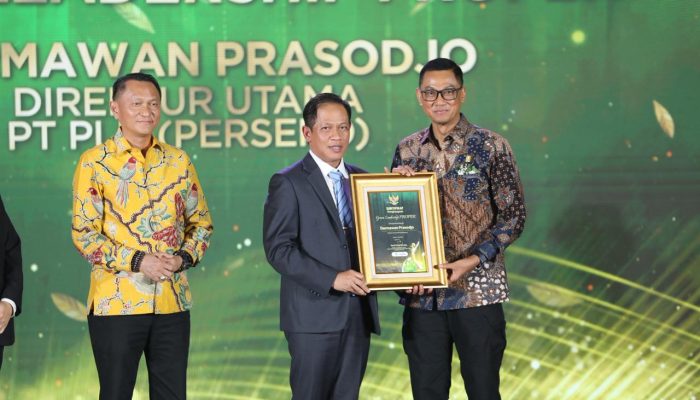 Pasca Momen Idul Fitri, Dirut PLN Darmawan Prasodjo Raih Penghargaan Green Leadership, PLN Borong 11 PROPER Emas KLH 2025