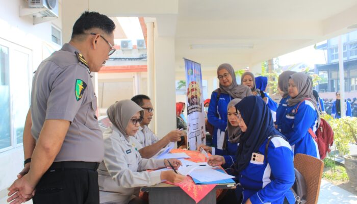 Sambutan Hangat May Day, Polres Bojonegoro Beri Layanan MCU Gratis bagi Buruh