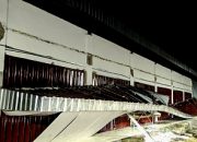 Diterjang Angin Kencang, Atap Teras Koperasi Desa Merah Putih di Padang Trucuk Ambruk