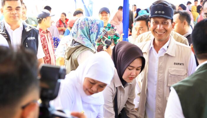 Gubernur Jatim dan Bupati Bojonegoro Tinjau Pasar Tradisional Hingga Sentra Sapi Baureno Menjelang Idul Adha