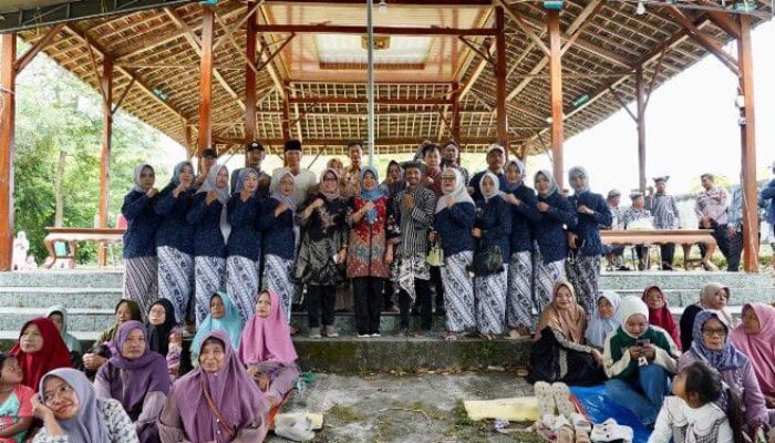 Wabup Nurul Azizah Hadiri Sedekah Bumi Desa Kesongo: Luncurkan Pilot Project Padi Gamagora dan Sosialisasi Layanan Sehat