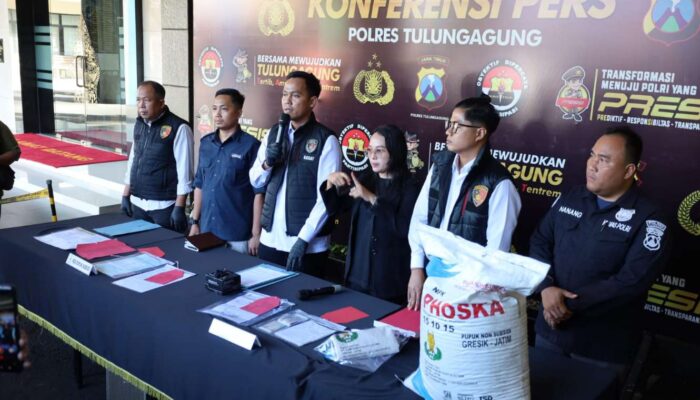 Gunakan Kode SNI Pasir Bangunan, Satreskrim Polres Tulungagung Bongkar Fakta Baru Kasus Pupuk Ilegal