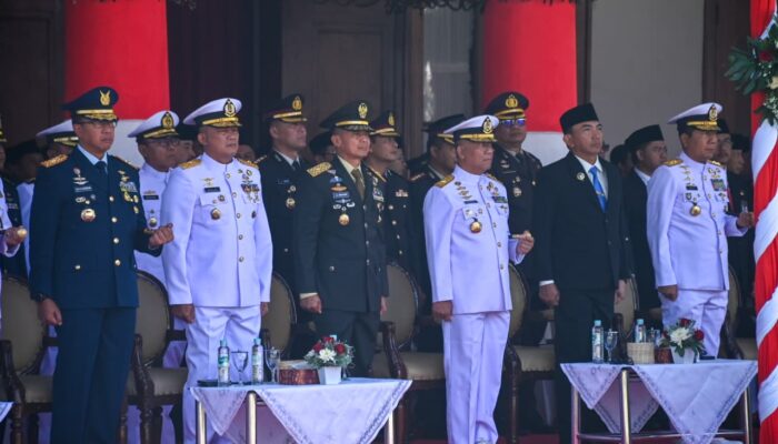 Peringati Hari Lahir Pancasila 2026, Kasdam V/Brawijaya Hadiri Upacara Khidmat di Grahadi