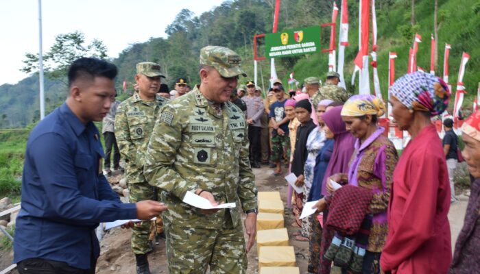 Pastikan Akselerasi Infrastruktur Pertahanan, Pangdam V/Brawijaya Cek Pembangunan YTP dan Jembatan di Bondowoso