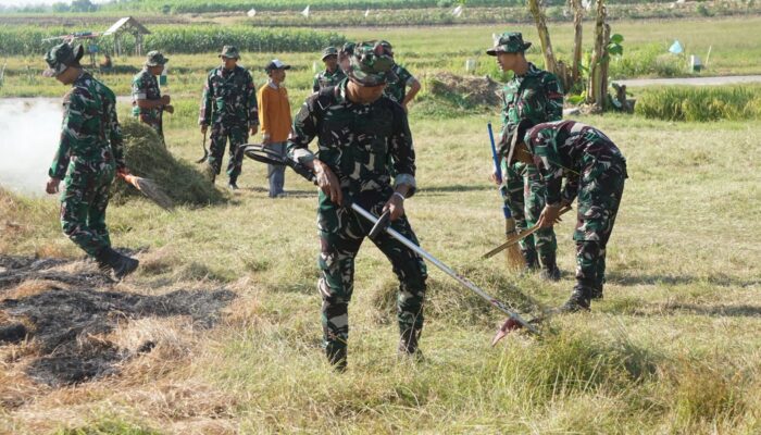 Pererat Kemanunggalan, Brigif TP 33/Naga Sesha Gelar Karya Bakti dan Anjangsana di Bubulan Bojonegoro