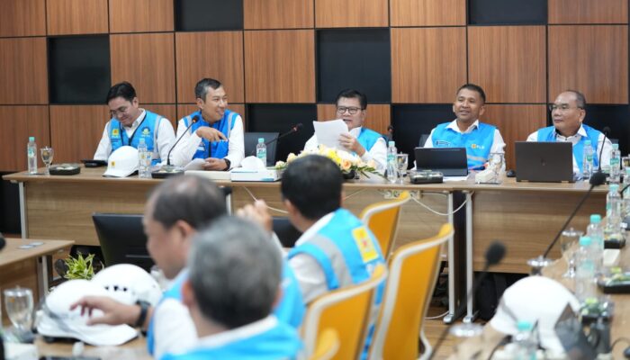 Dewan Komisaris PLN Tinjau Progres GISTET 500 kV Waru, Berikan Arahan Strategis Penguatan Sistem Kelistrikan Jawa Timur